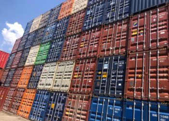 Smart Container Tech in Middle East Shipping