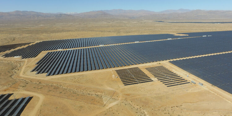 ازدهار سوق تخزين الطاقة الشمسية في المملكة العربية السعودية