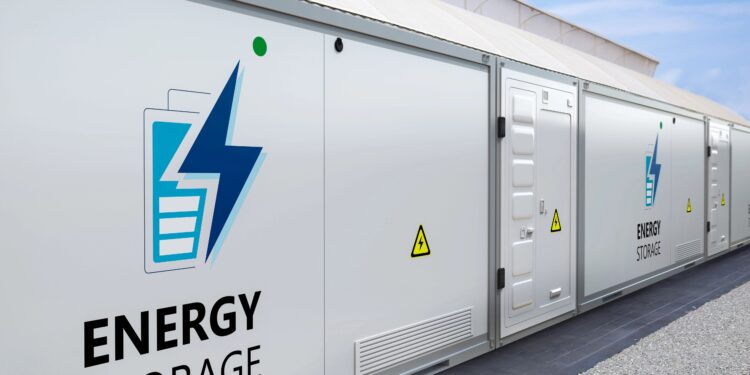 تخزين البطاريات في الشرق الأوسط: دعم التحول في قطاع الطاقة