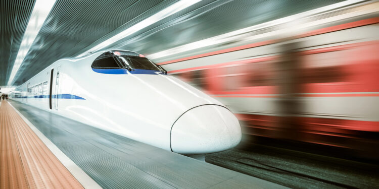 تحديث السكك الحديدية السعودية: تعزيز الابتكار واللوجستيات العالمية